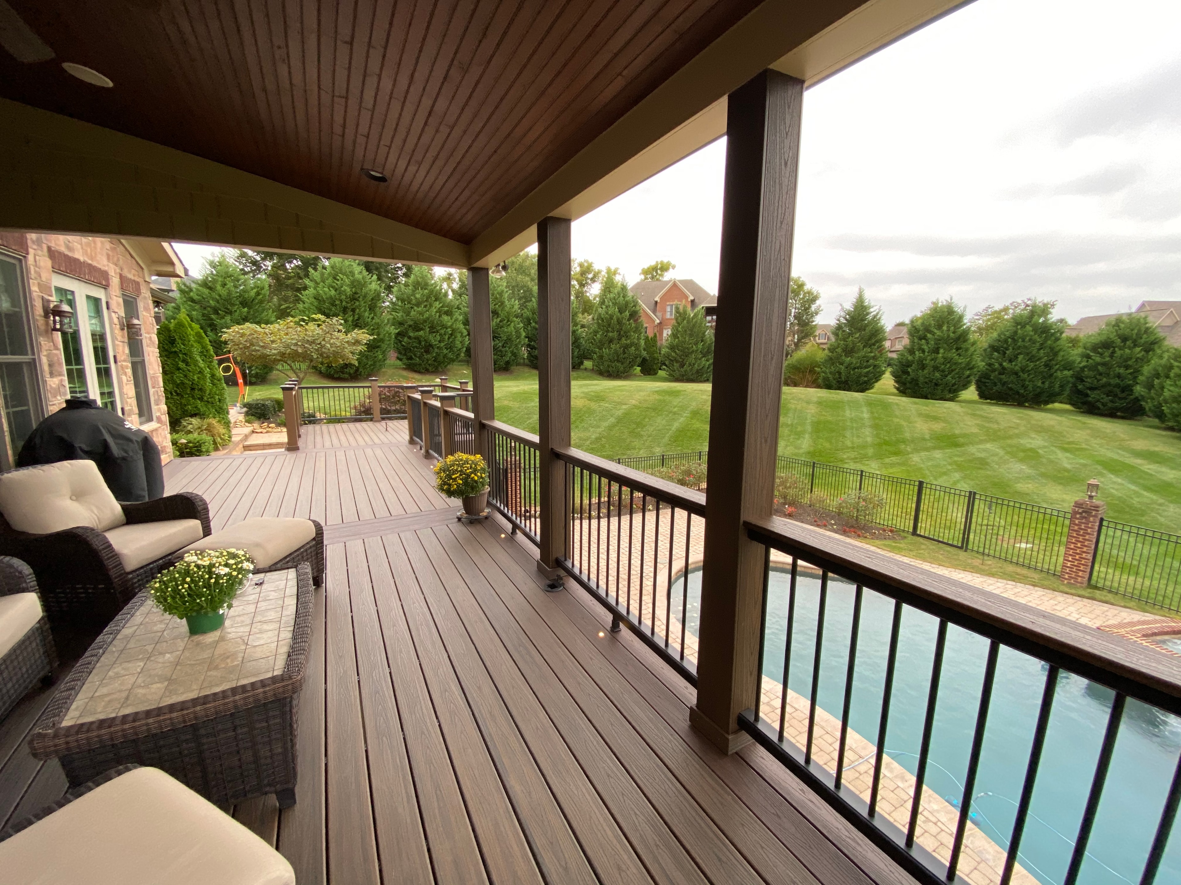 Wicker seating area on Jefferson deck overlooking the pool