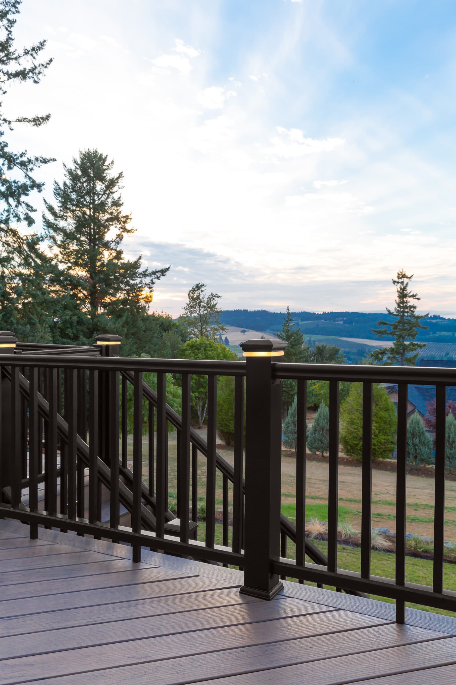 TimberTech Radiance Rail Express in matte black finish